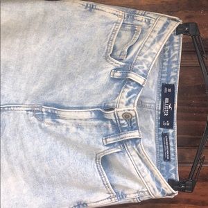 Light wash hollister mom jeans🤩🤩